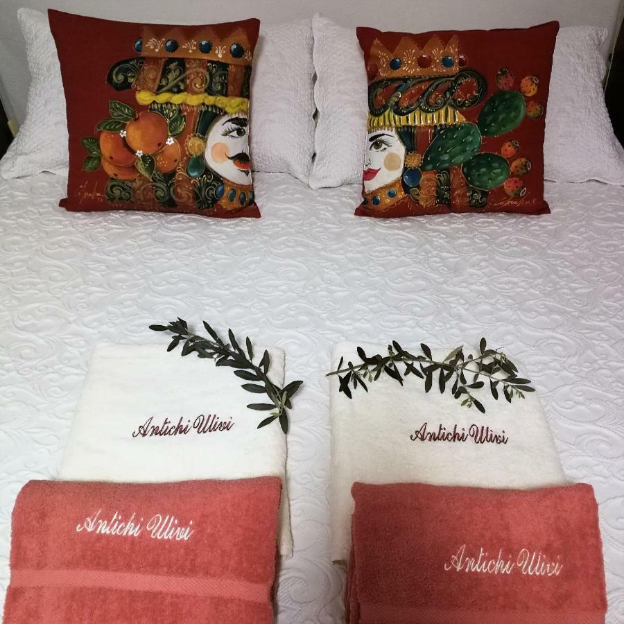 Guest House Antichi Ulivi Монделло Екстер'єр фото